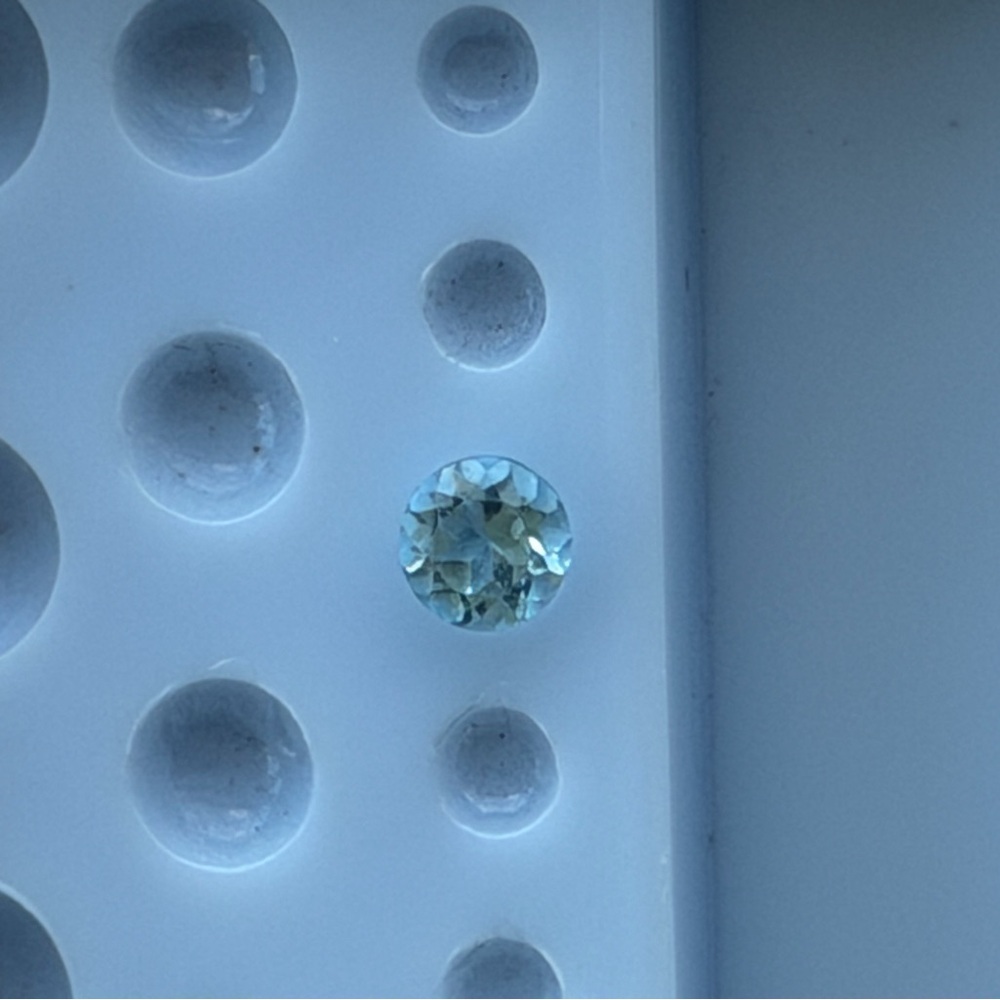 Round Aquamarine 4mm round Blue Gemstone .20 carats total weight